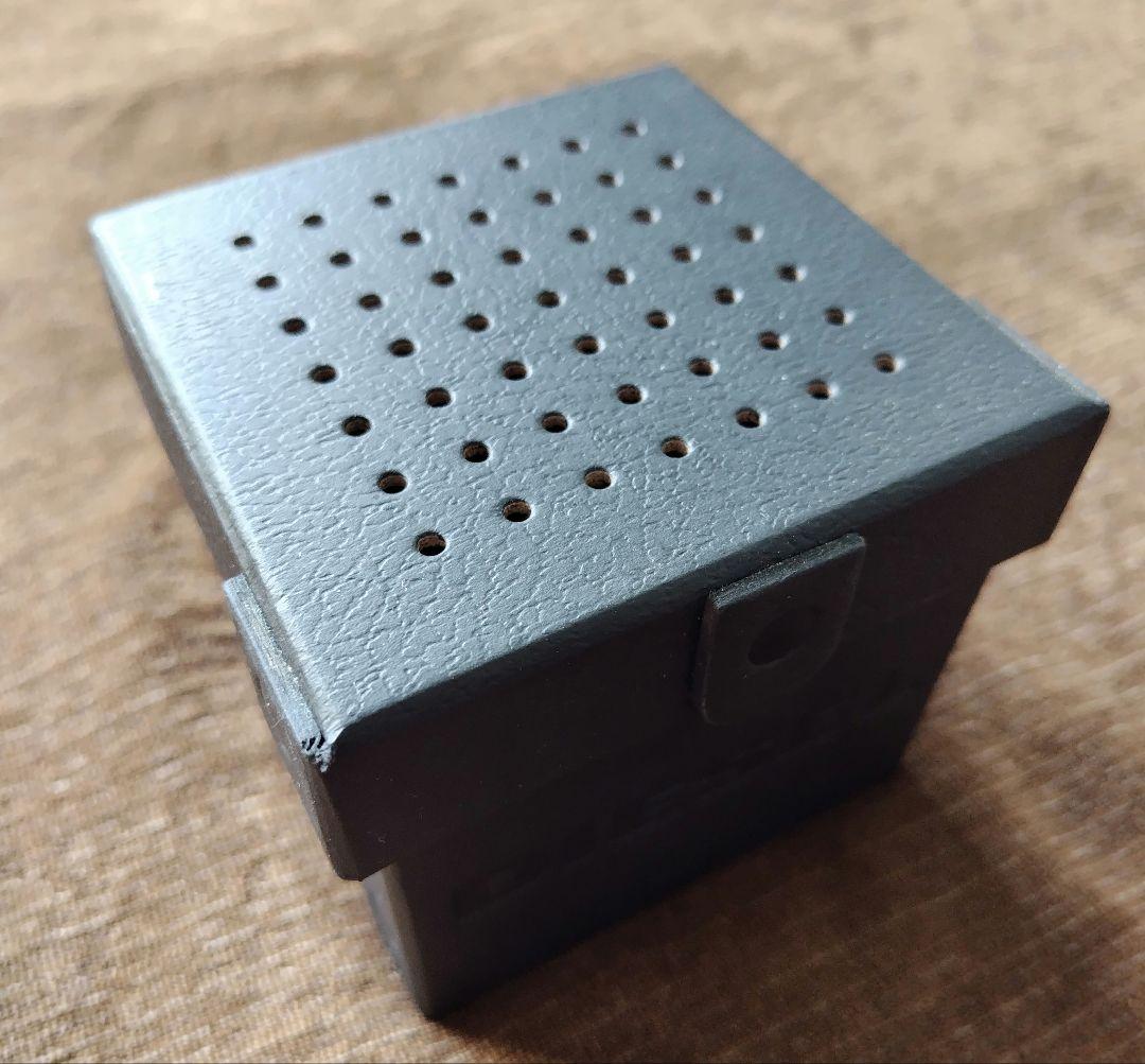 ディーゼル　DIESEL DZ4565 ベビーチーフ　 ゴールド