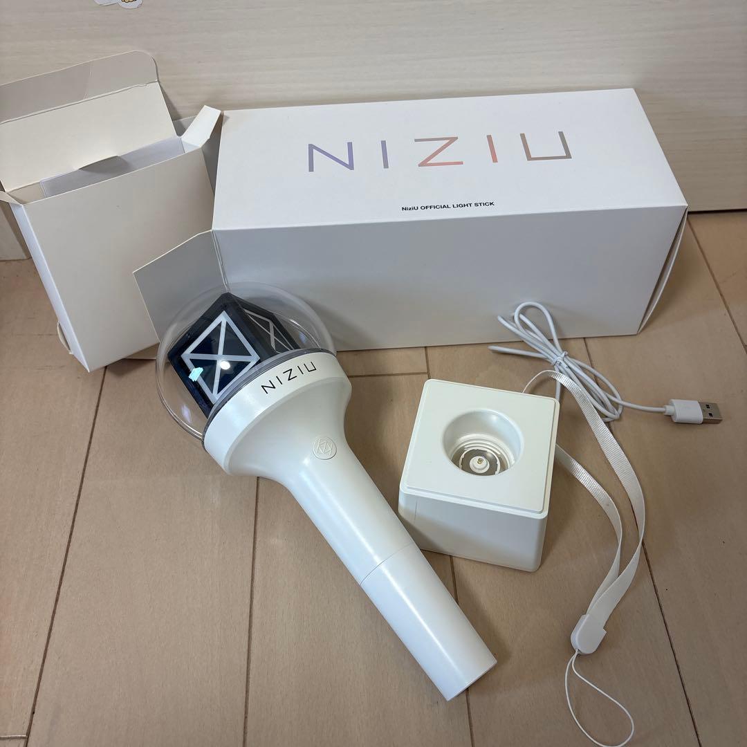 【未使用】NiziUペンライト