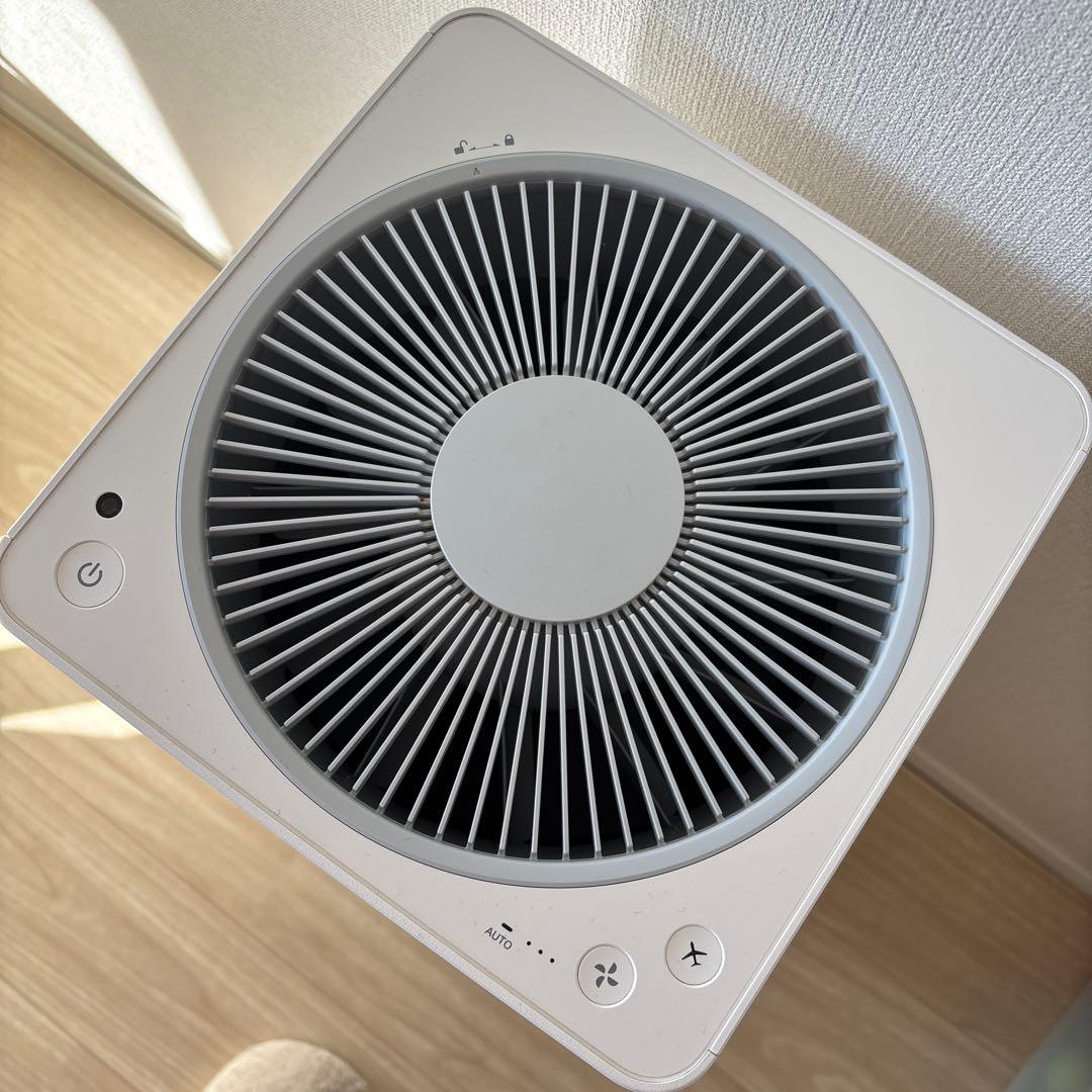 バルミューダ　ザ　ピュア　空気清浄機　BALMUDA The Pure