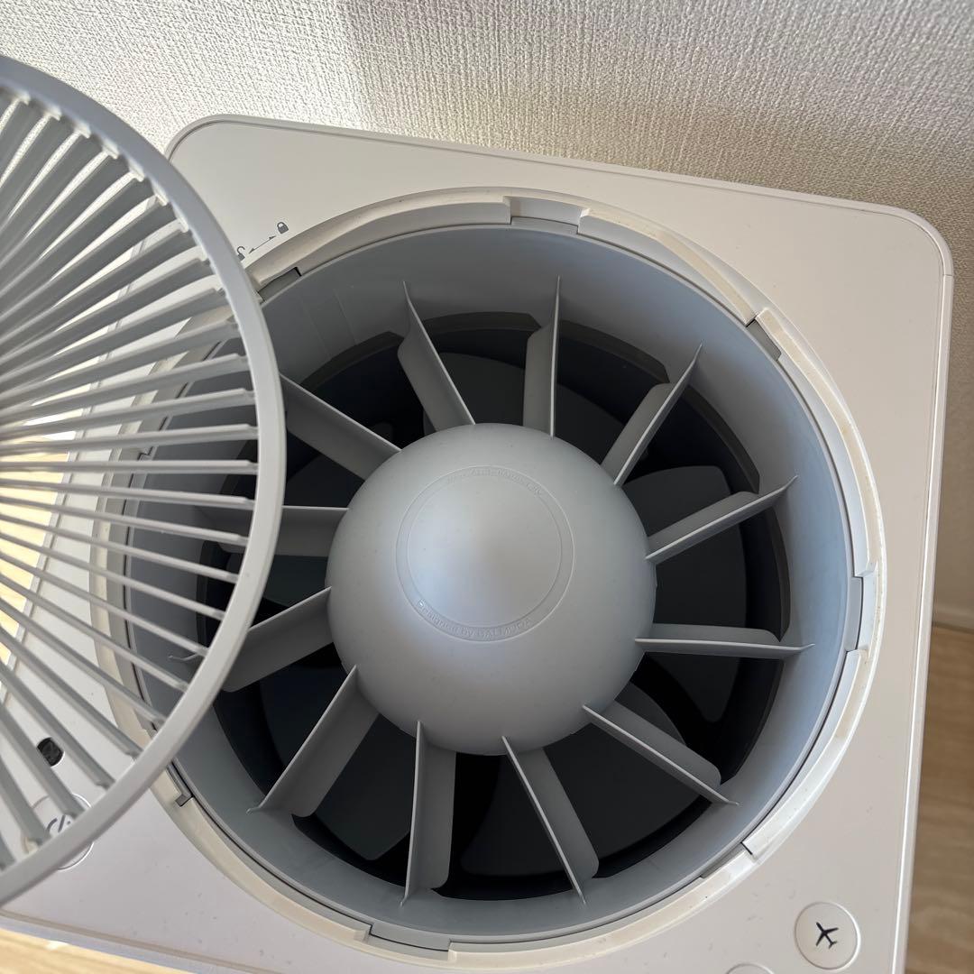 バルミューダ　ザ　ピュア　空気清浄機　BALMUDA The Pure