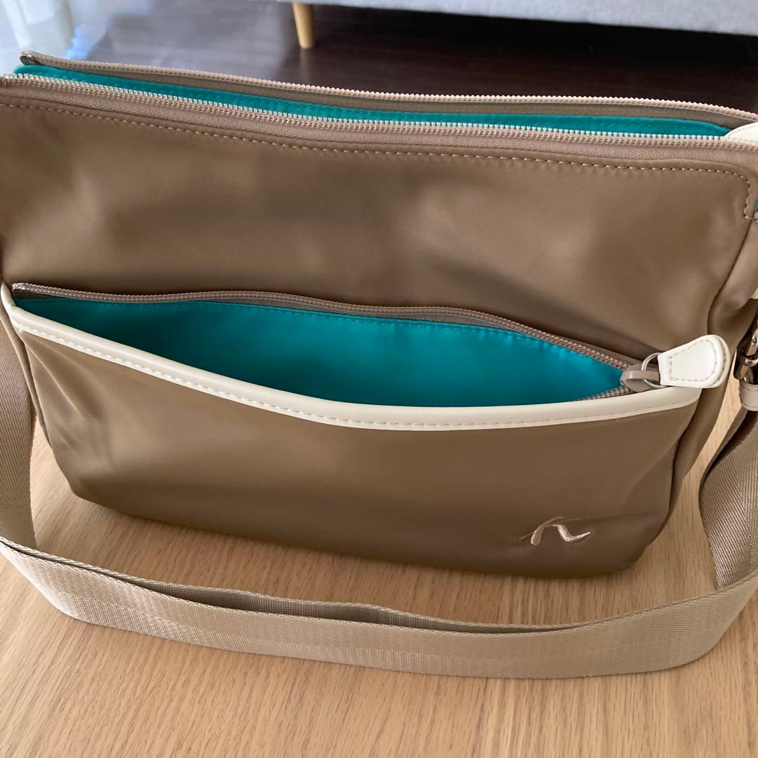 ⭐︎美品キタムラ Kitamura ナイロンショルダーバッグ ベージュ