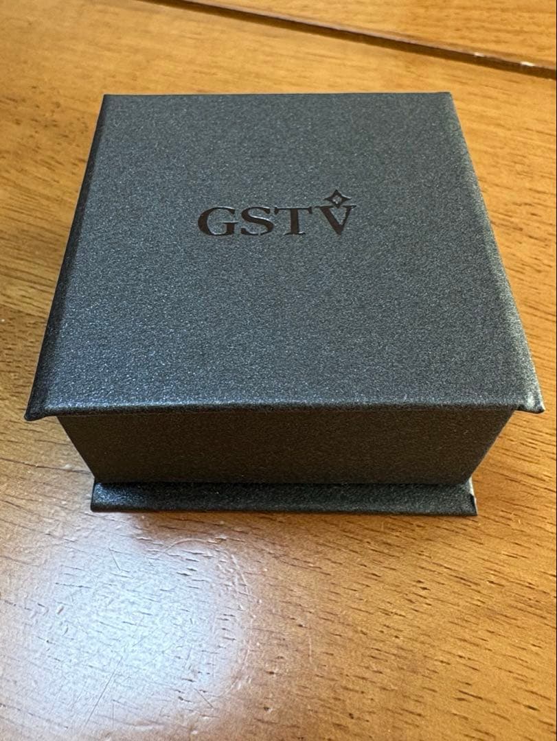 GSTV チャーム18K エメラルド ピアス ピアリング