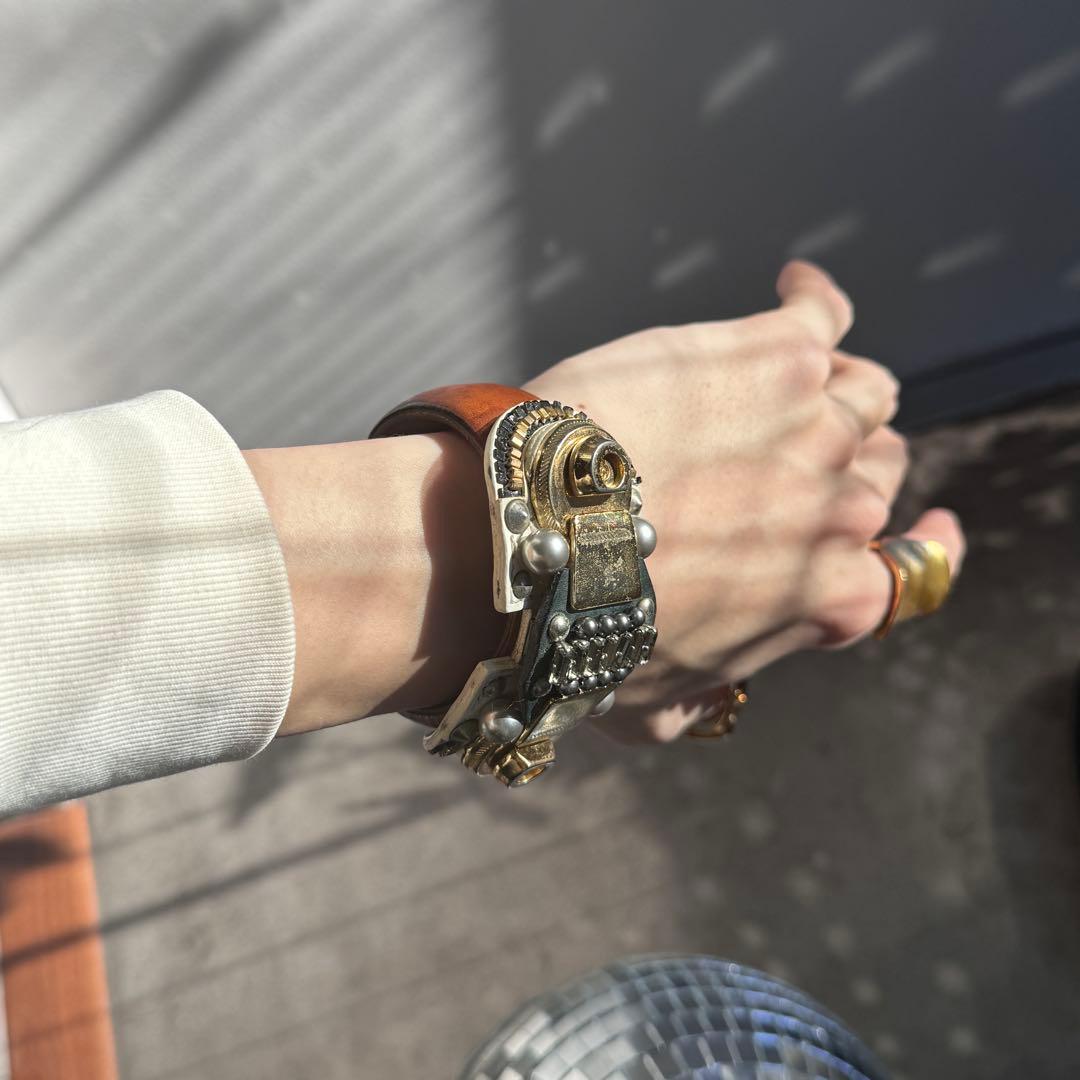 COFFY レザー メタル 装飾バングル ブレスレット