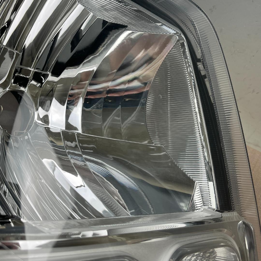 28 スズキ 純正 エブリィ バン DA17V ハロゲン ヘッドライト 右側