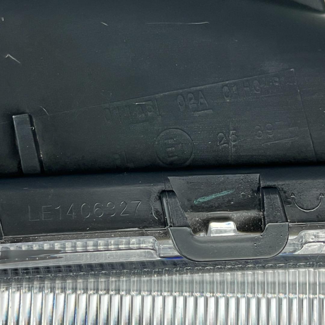 28 スズキ 純正 エブリィ バン DA17V ハロゲン ヘッドライト 右側