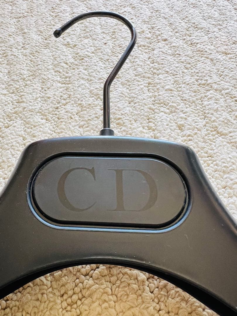 Diorハンガー９本セット