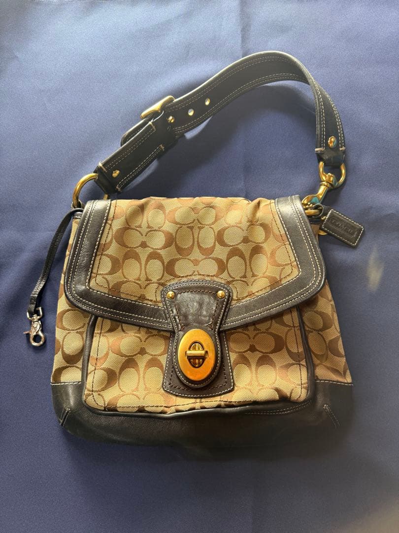 COACH ワンショルダー バッグ シグネチャー ターンロック ベージュ