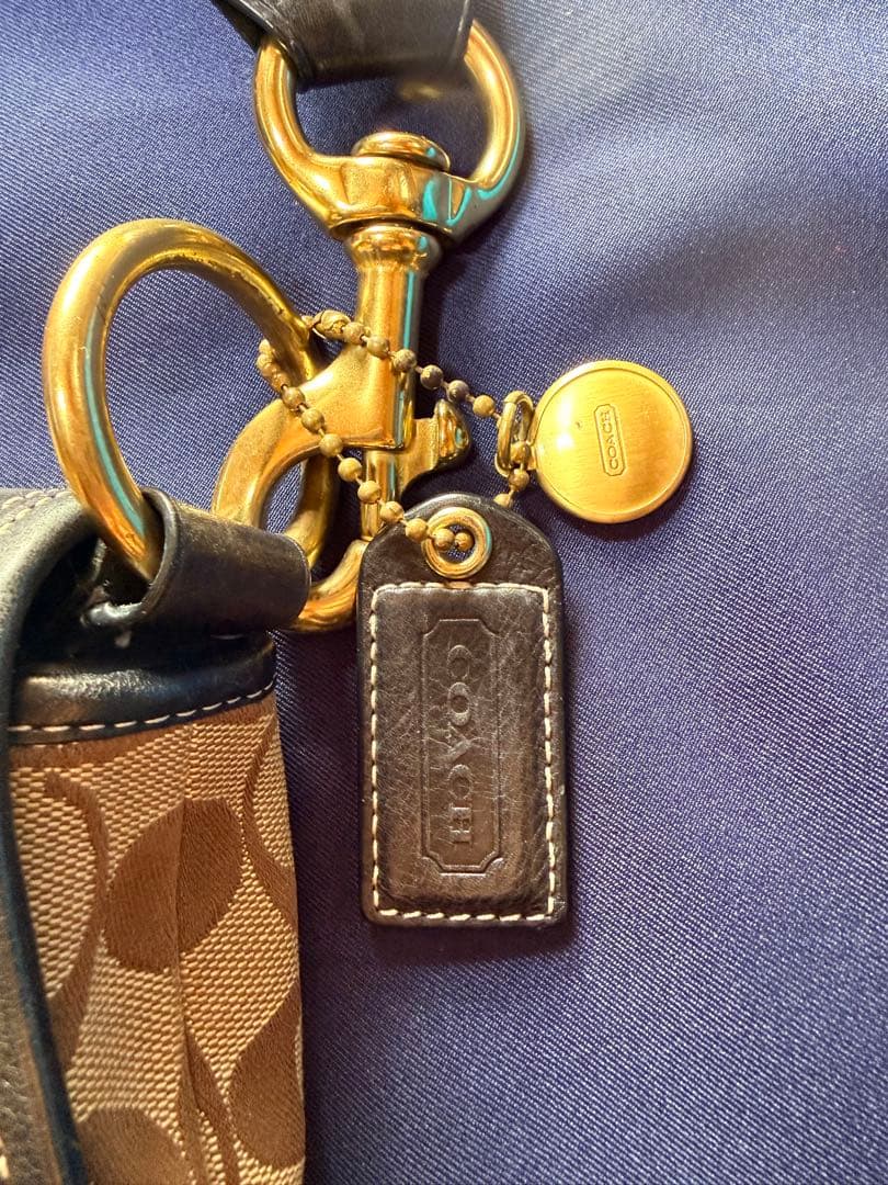 COACH ワンショルダー バッグ シグネチャー ターンロック ベージュ