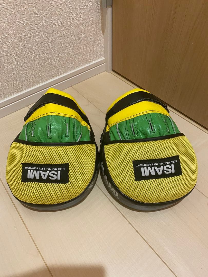 パンチングミット