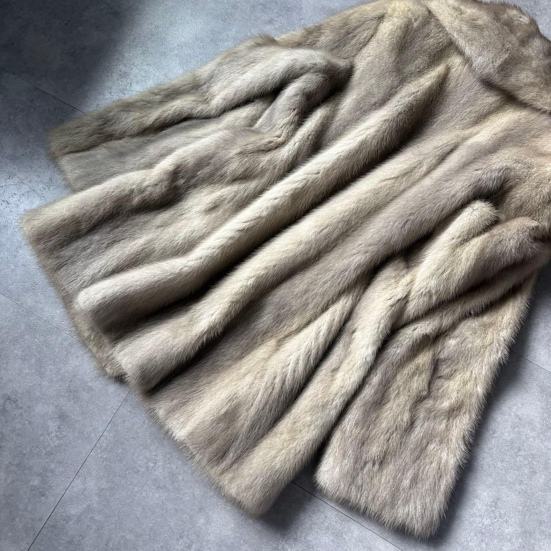 毛並み◎ 本皮　サファイアミンク　毛皮　11号　着丈69 シルバー　ハーフ L