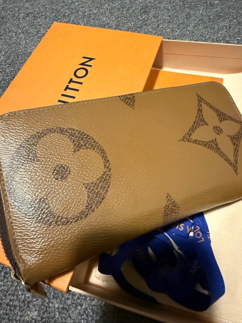 ルイヴィトン　長財布　大きなモノグラム