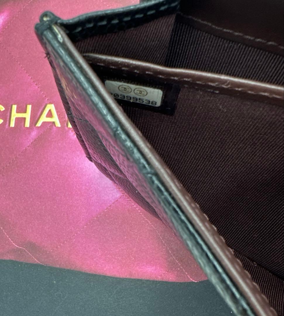 シャネル　CHANEL マトラッセ　キャビアスキン　フラップ　長財布