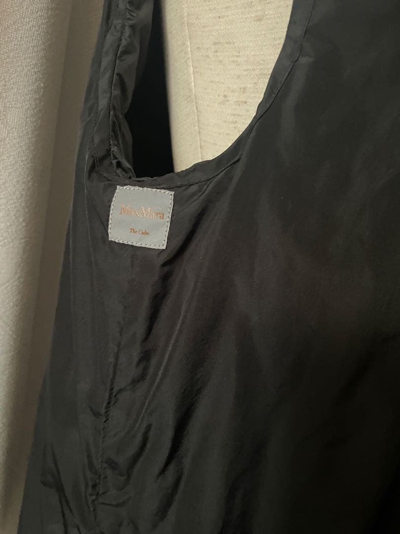 マックスマーラ MAX MARA cubeダウンベスト40ブラック