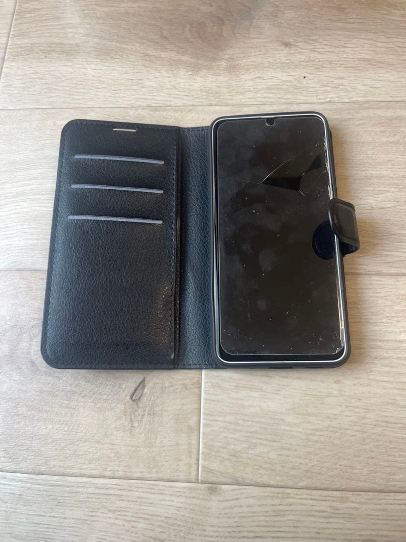 Samsung Galaxy ホワイト　携帯ケース付き