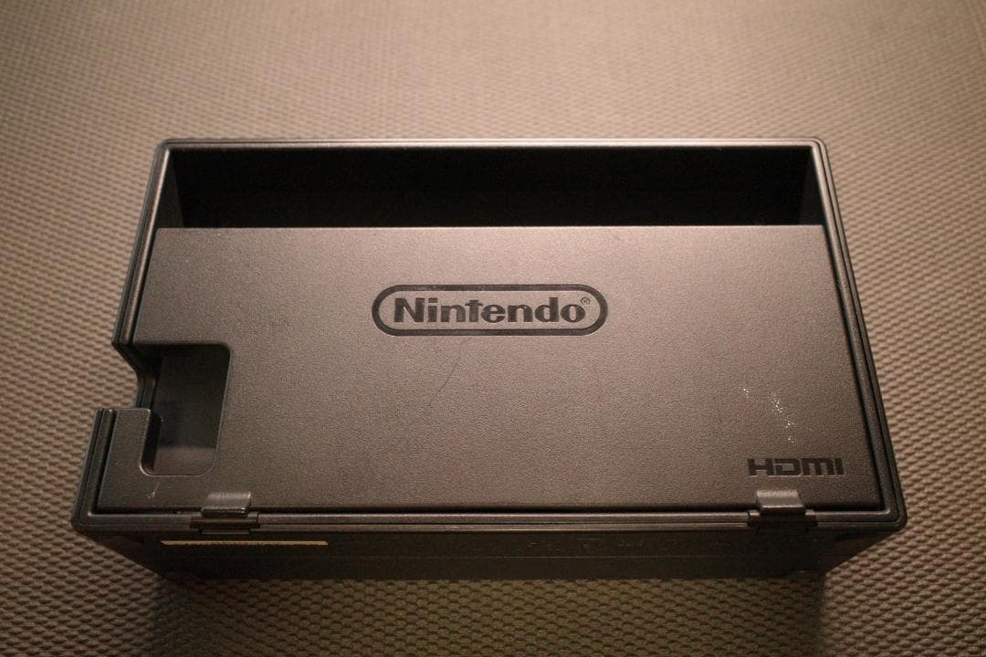 ニンテンドー スイッチ 本体 旧型 2018年 ケース付 Switch