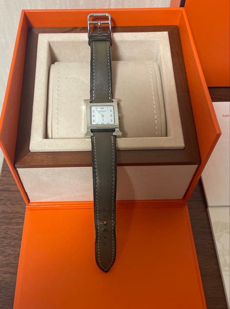 HERMES エルメス 腕時計 《Hウォッチ》 ミニ 21 mm エトゥープ