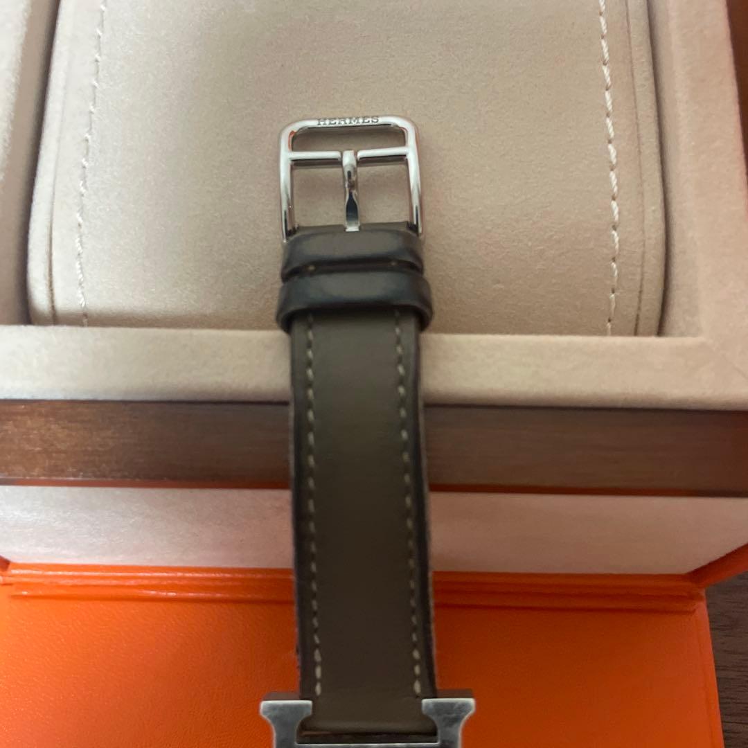 HERMES エルメス 腕時計 《Hウォッチ》 ミニ 21 mm エトゥープ