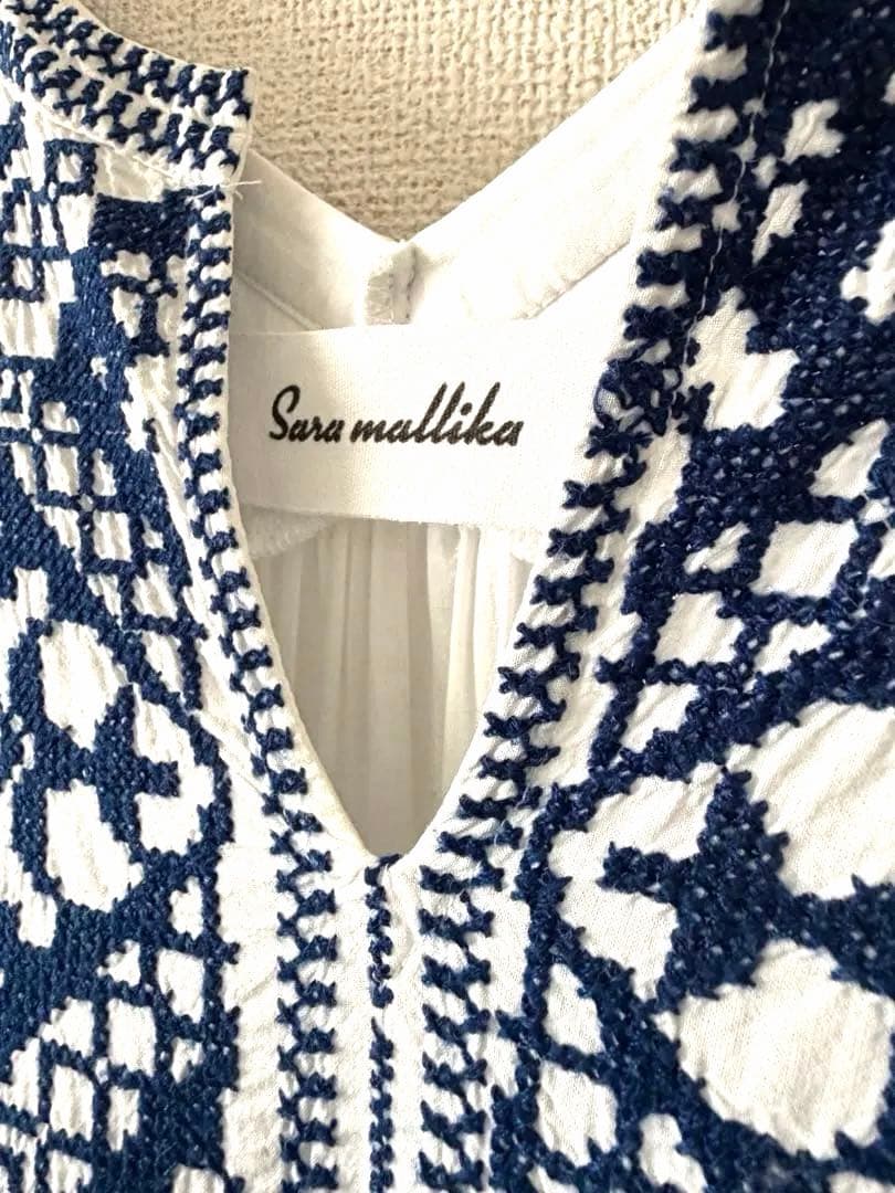 サラマリカ　刺繍入りホワイト長袖シャツワンピース