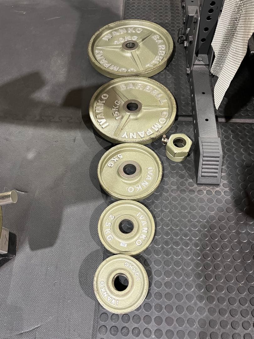 イバンコ　ウェイトプレートセット 20キロ〜5キロ