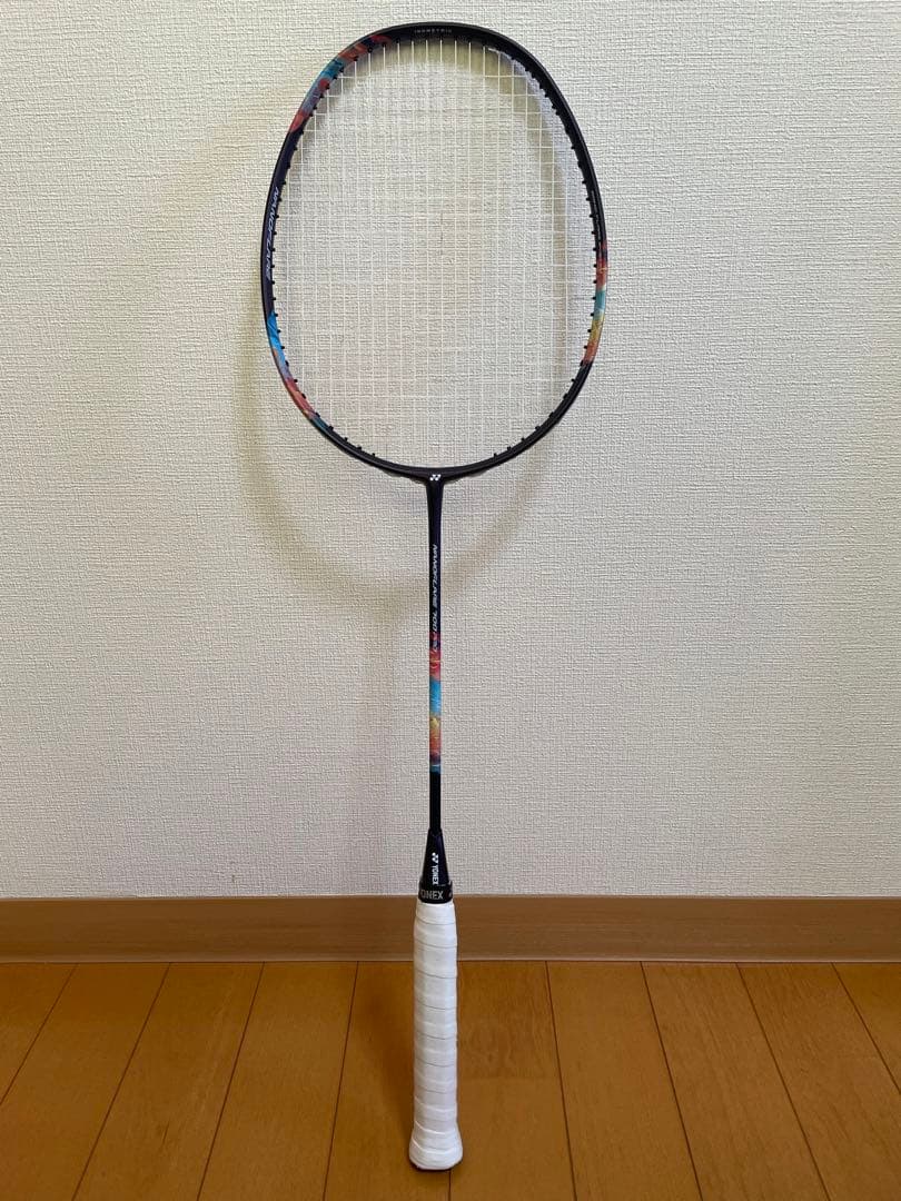 ヨネックス　ナノフレア700プロ　4U5