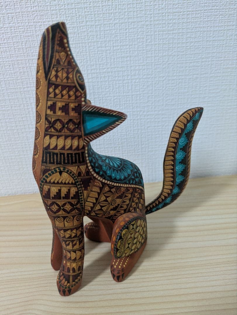 ​メキシコ オアハカ アレブリヘ ウッドカービング コヨーテ 作家サイン有