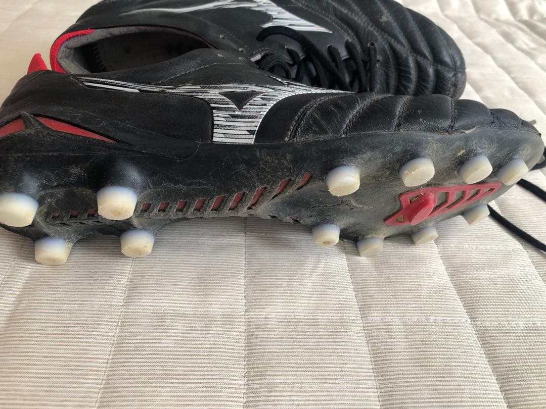 モレリア　ネオ　Mizuno サッカーシューズ ブラック/レッド