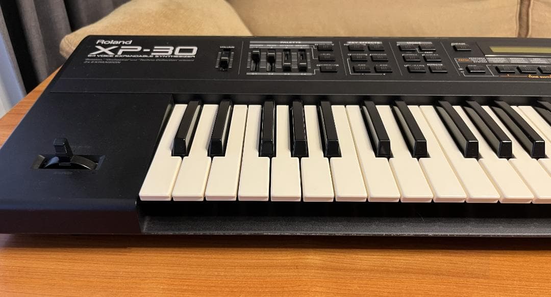 Roland XP-30 シンセサイザー 61鍵＋拡張音源ボード2枚付き