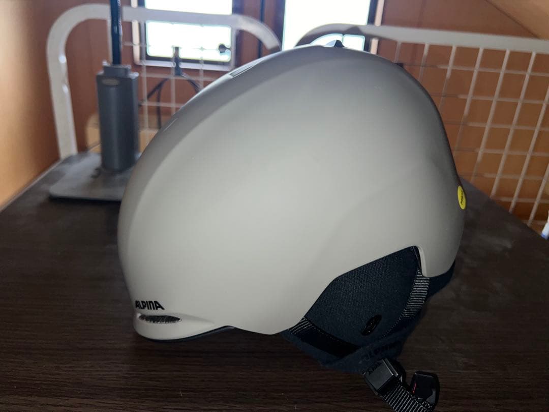 アルピナ　ヘルメット　Mips