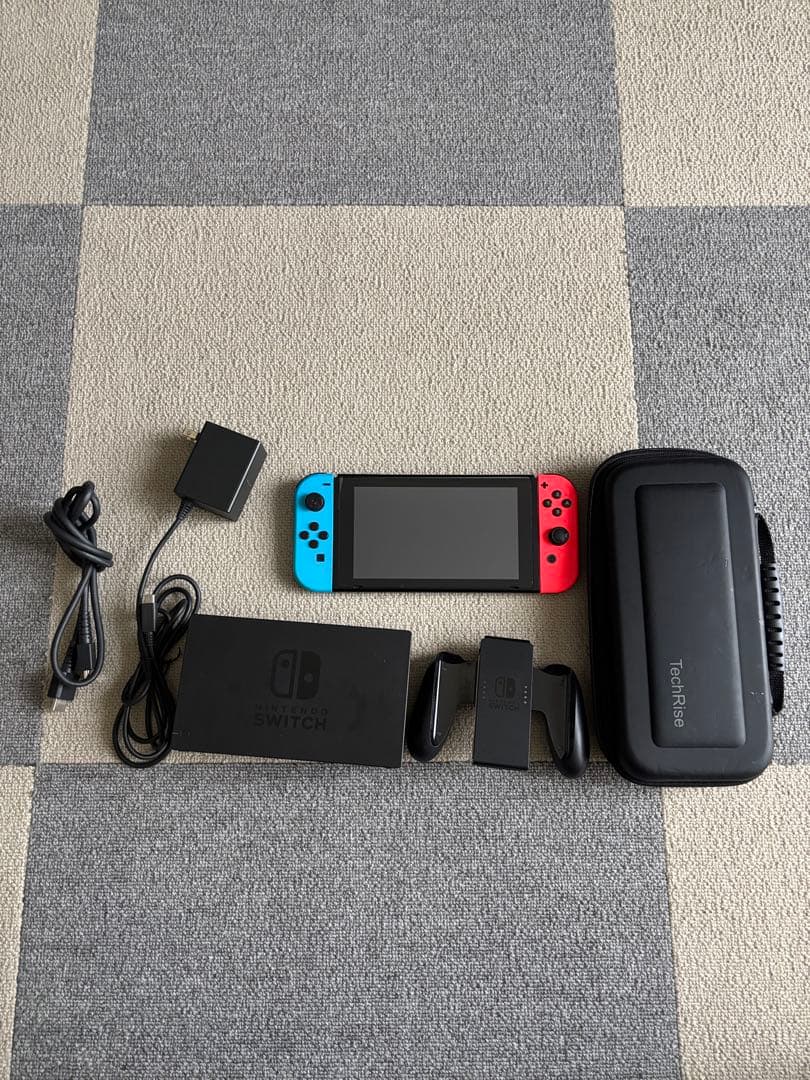 【中古】Nintendo Switch 本体セット　+ケース・マイクロSDカード