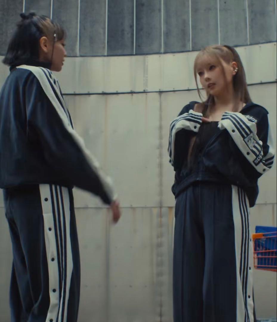 新品S⭐️当日adidas W ADIBREAK VELOUR TT 重盛さと美