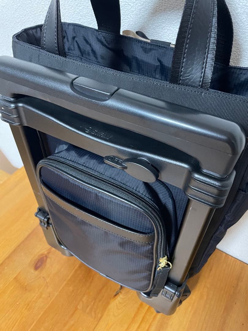 スワニー　ルバンド キャリーバッグ 四輪　黒　SWANY