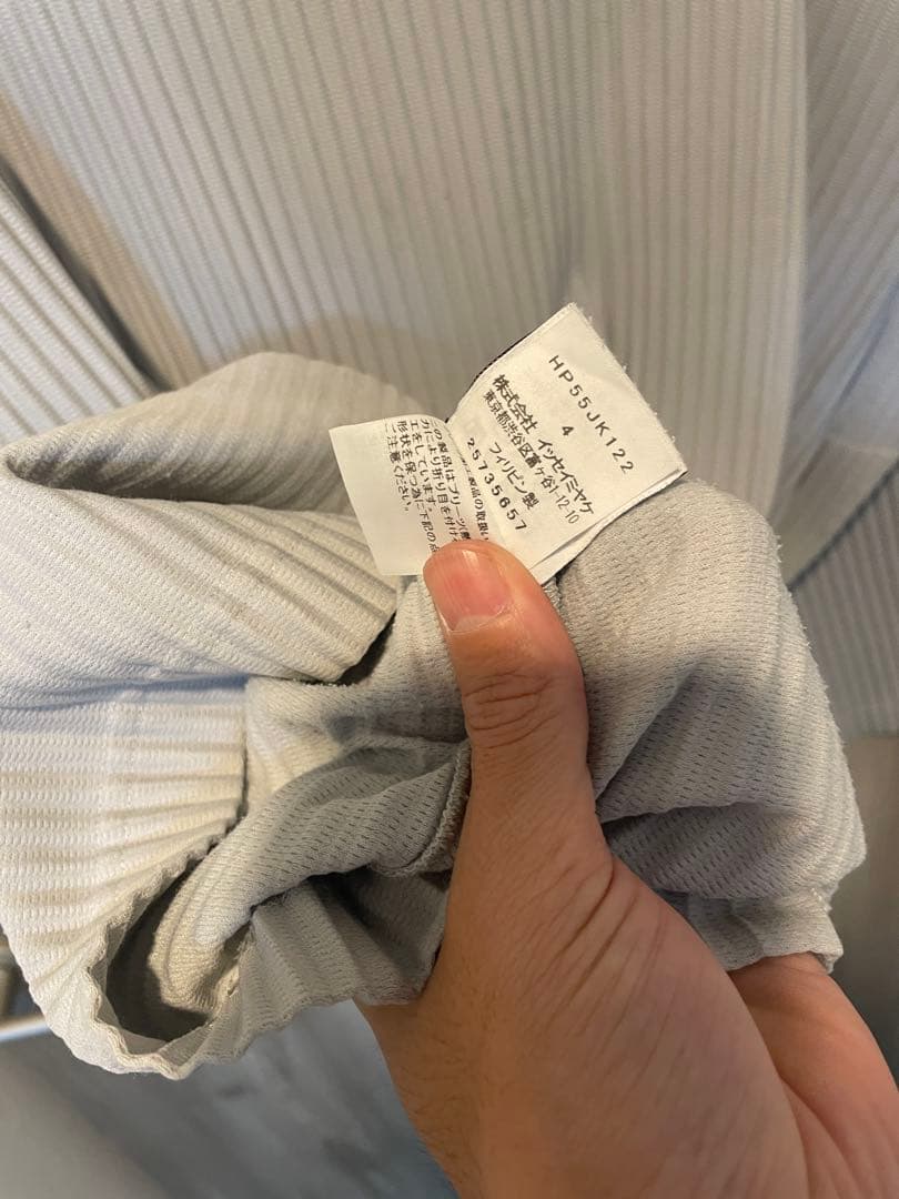 オムプリッセイッセイミヤケ　タートルネックカットソー　サイズ4 ライトグレー