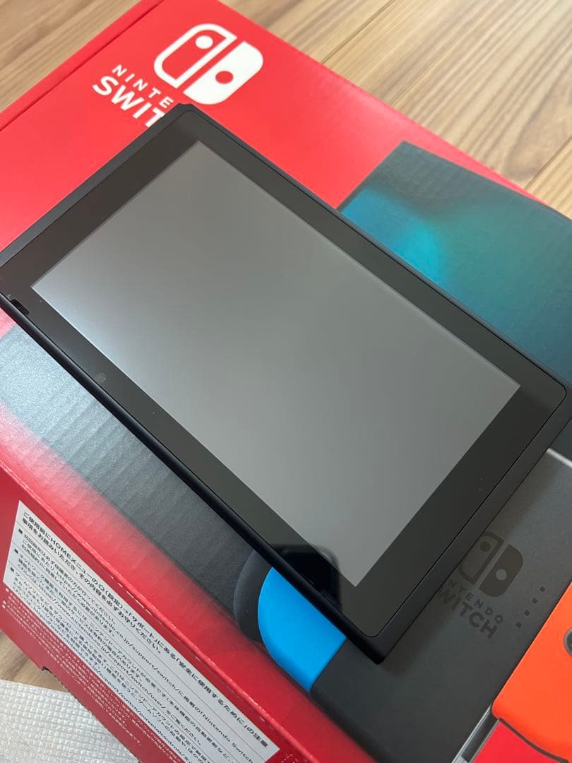 Nintendo Switch 本体 青・赤 Joy-Con付き