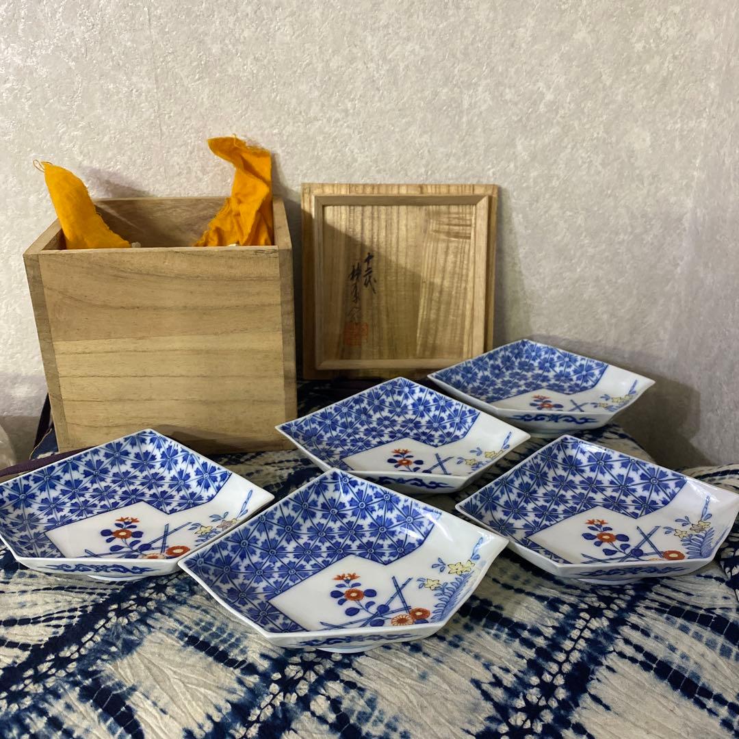 十二代酒井田柿右衛門　染錦銘々皿