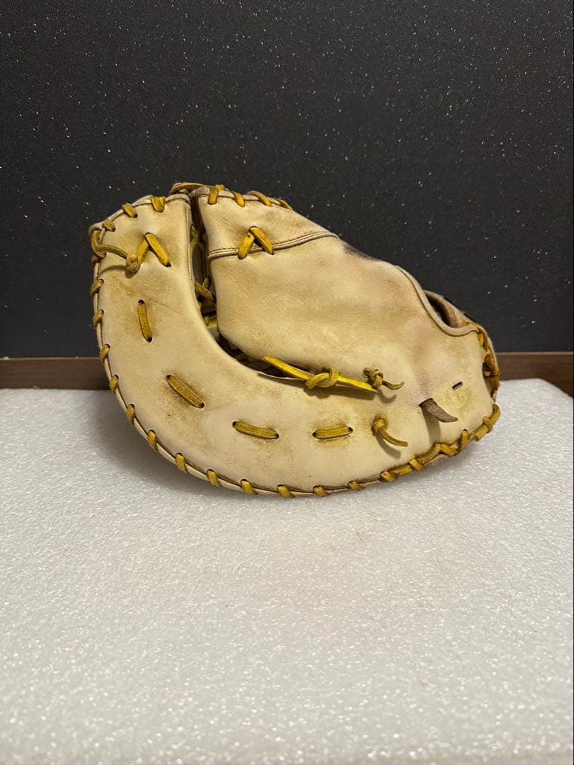 ★人気★ ハイゴールド 硬式用 ファーストミット 紐切れ無し ウェブ破れ無し