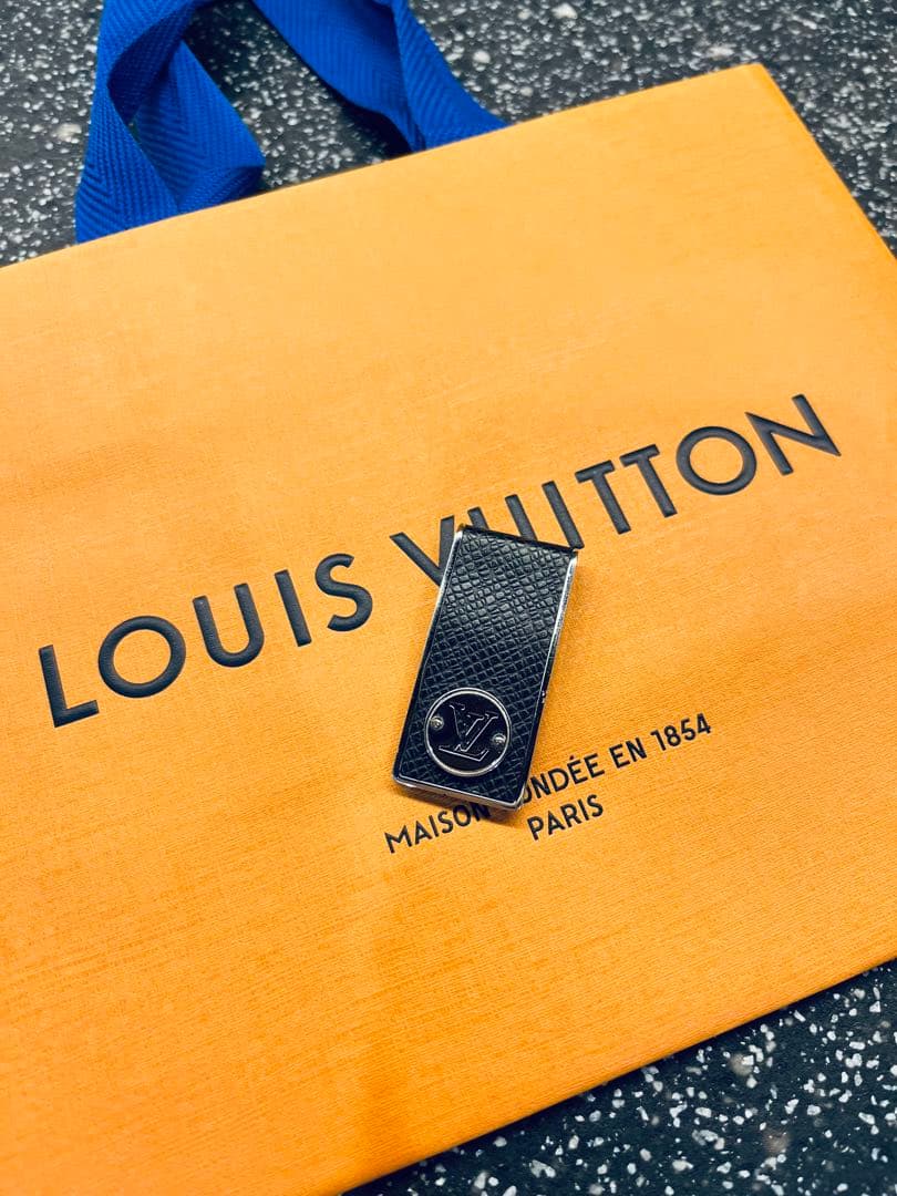 たかっぴー様Louis Vuitton マネークリップ