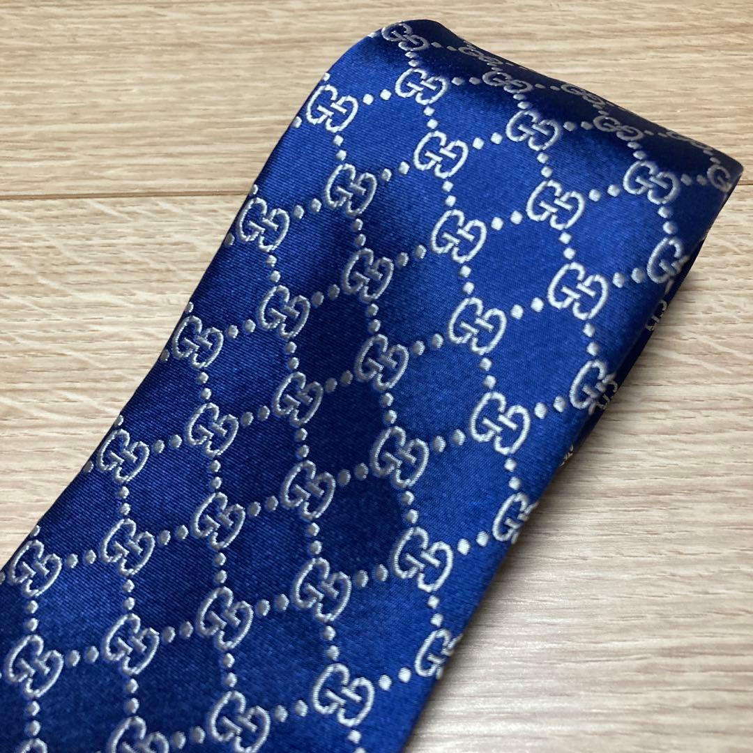 美品　グッチ ネクタイ GG柄 インターロッキング ビー ハチ　現行タグ　総柄