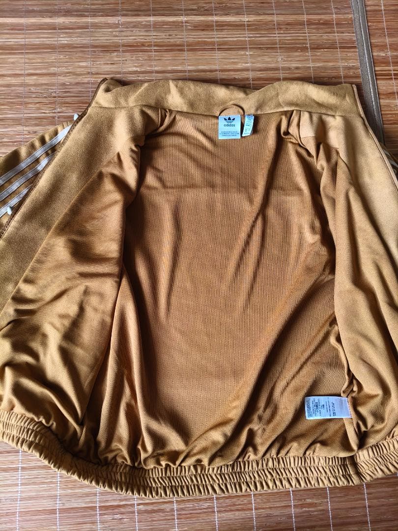 新品 adidasアディダス 中国限定 蛇年トラックジャケット ブラウン M