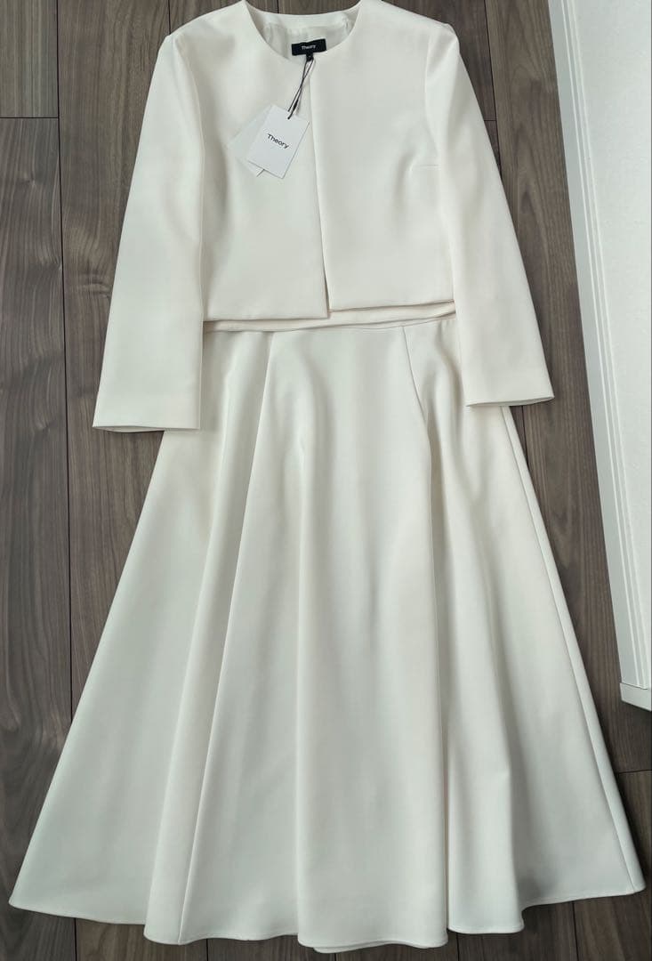 【新品未使用タグ付き】theory セオリー　セットアップ　アイボリー　サイズ4