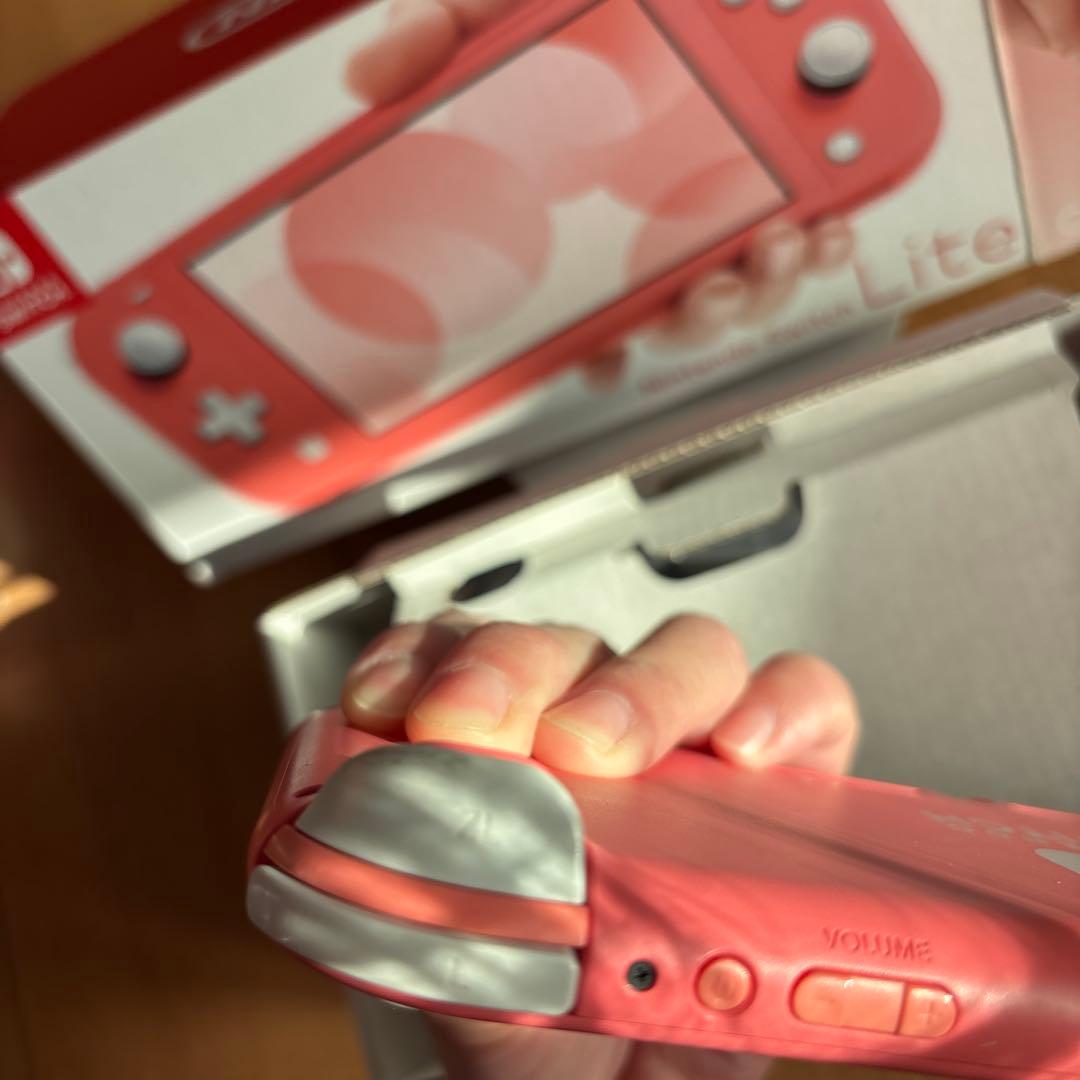 Nintendo Switch Lite コーラル 本体