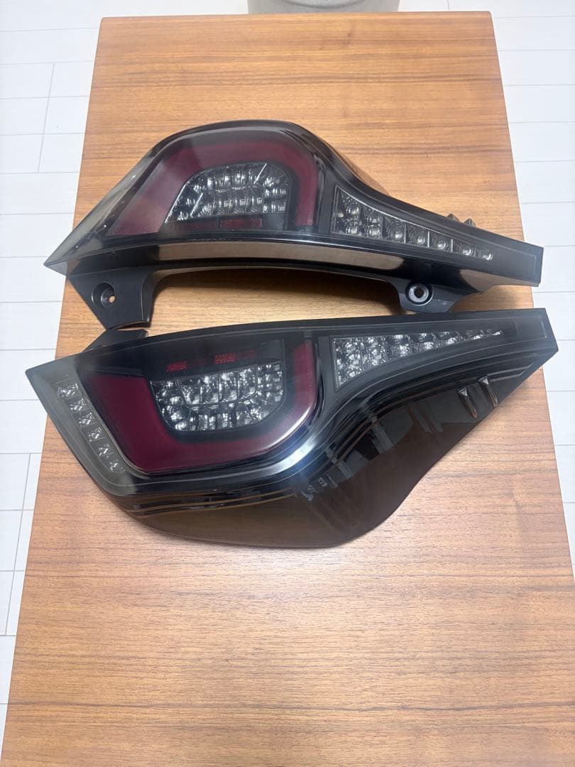 メガ角刈り　 アクアレヴィーアスモークテールランプ