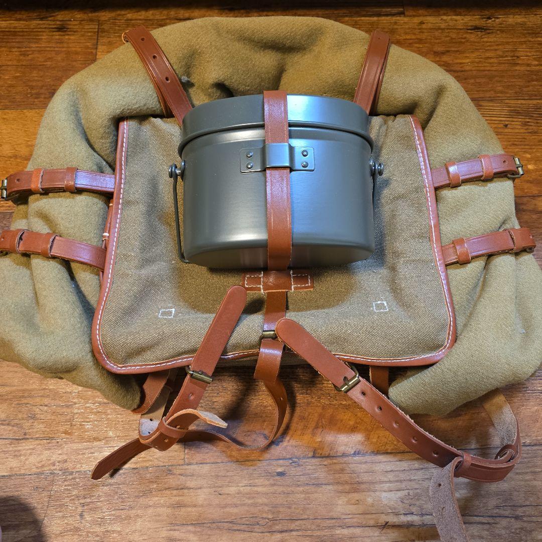 昭五式背嚢　九◯式鉄帽　兵用水筒　雑嚢　ゲートル　セット