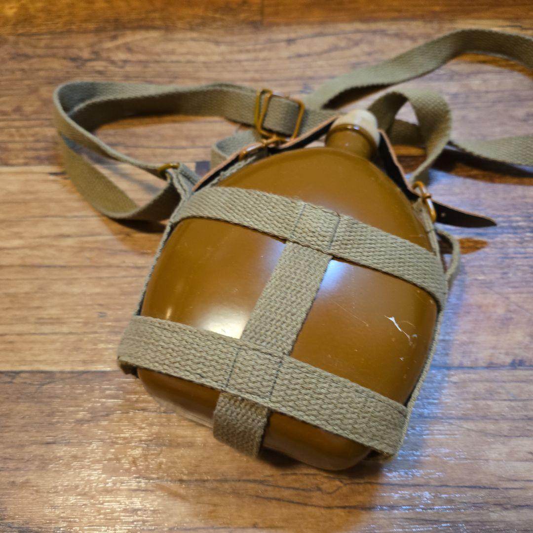 昭五式背嚢　九◯式鉄帽　兵用水筒　雑嚢　ゲートル　セット