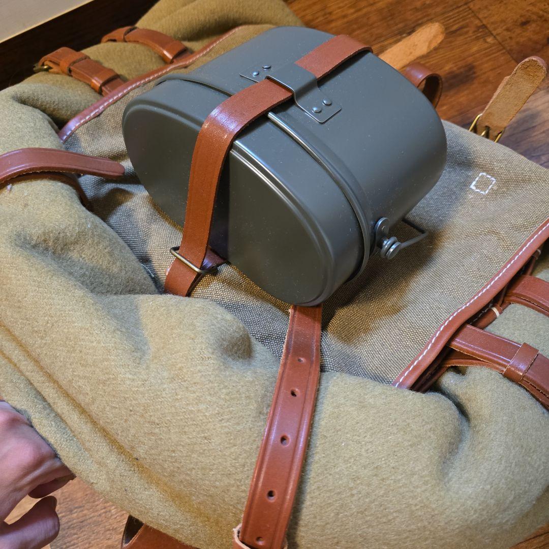 昭五式背嚢　九◯式鉄帽　兵用水筒　雑嚢　ゲートル　セット