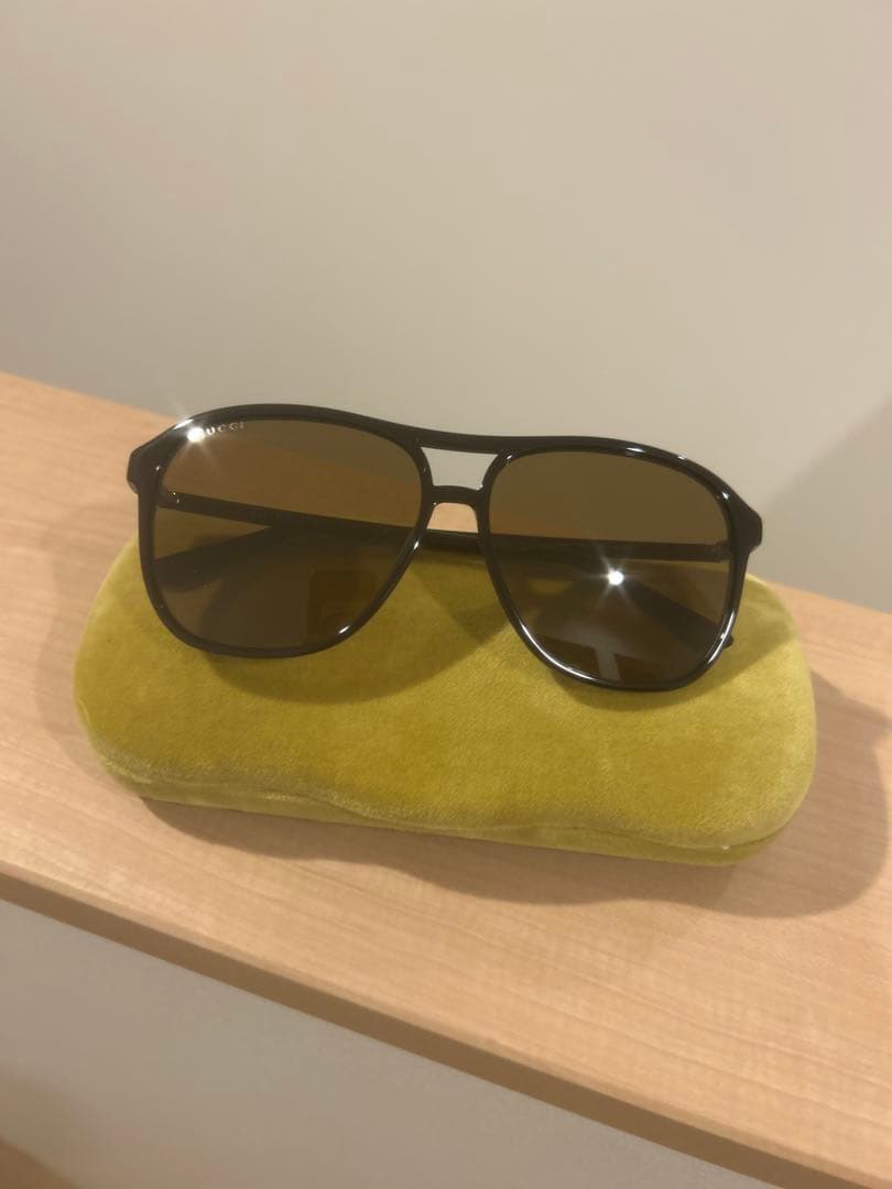 極美品GUCCI ブラック サングラス ブラウンレンズ