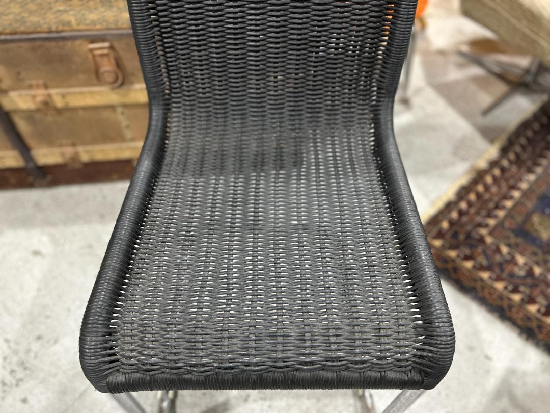 【美品】ダイニングチェア②　黒　ブラック　カンチレバー　籠 ラタン