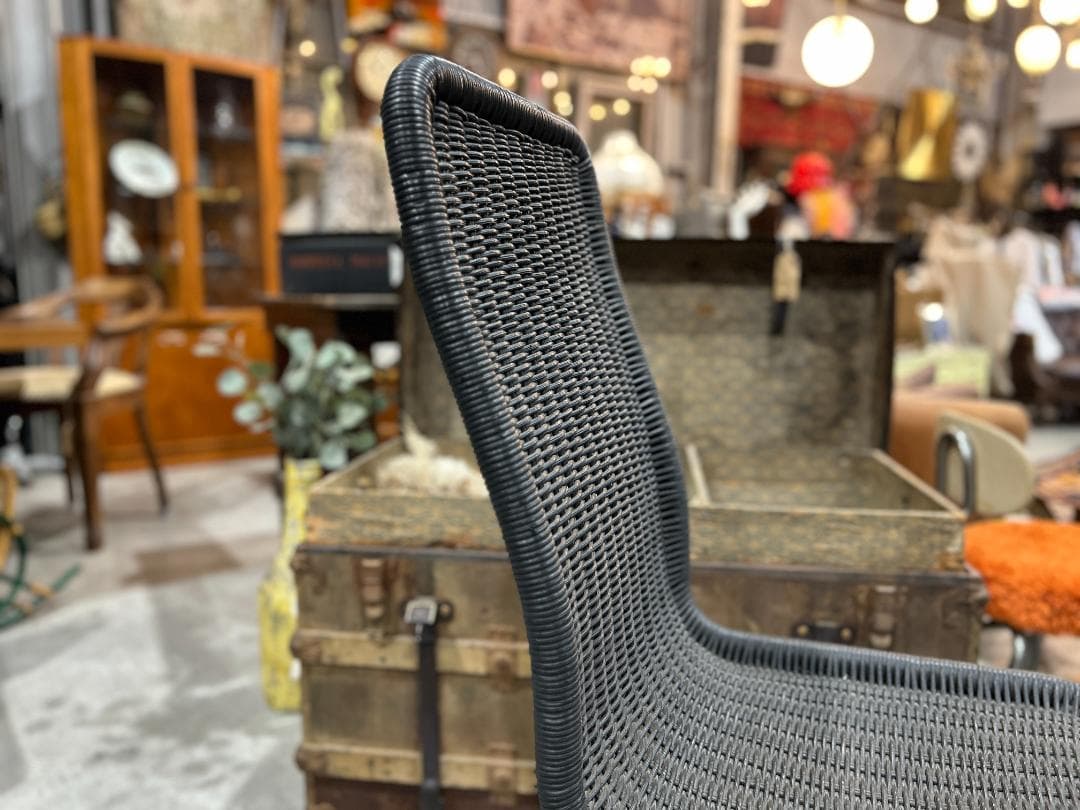 【美品】ダイニングチェア②　黒　ブラック　カンチレバー　籠 ラタン