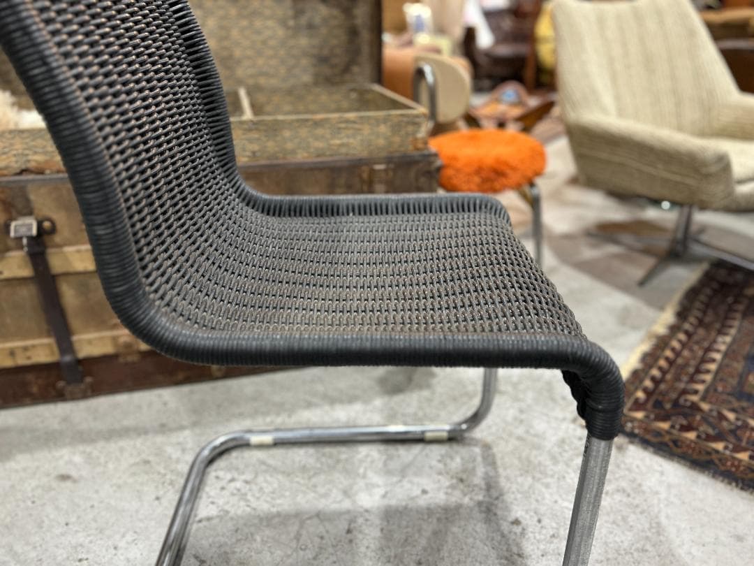 【美品】ダイニングチェア②　黒　ブラック　カンチレバー　籠 ラタン