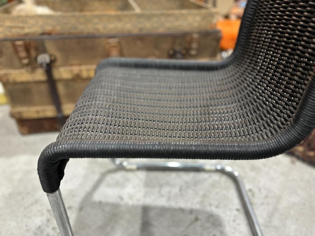 【美品】ダイニングチェア②　黒　ブラック　カンチレバー　籠 ラタン