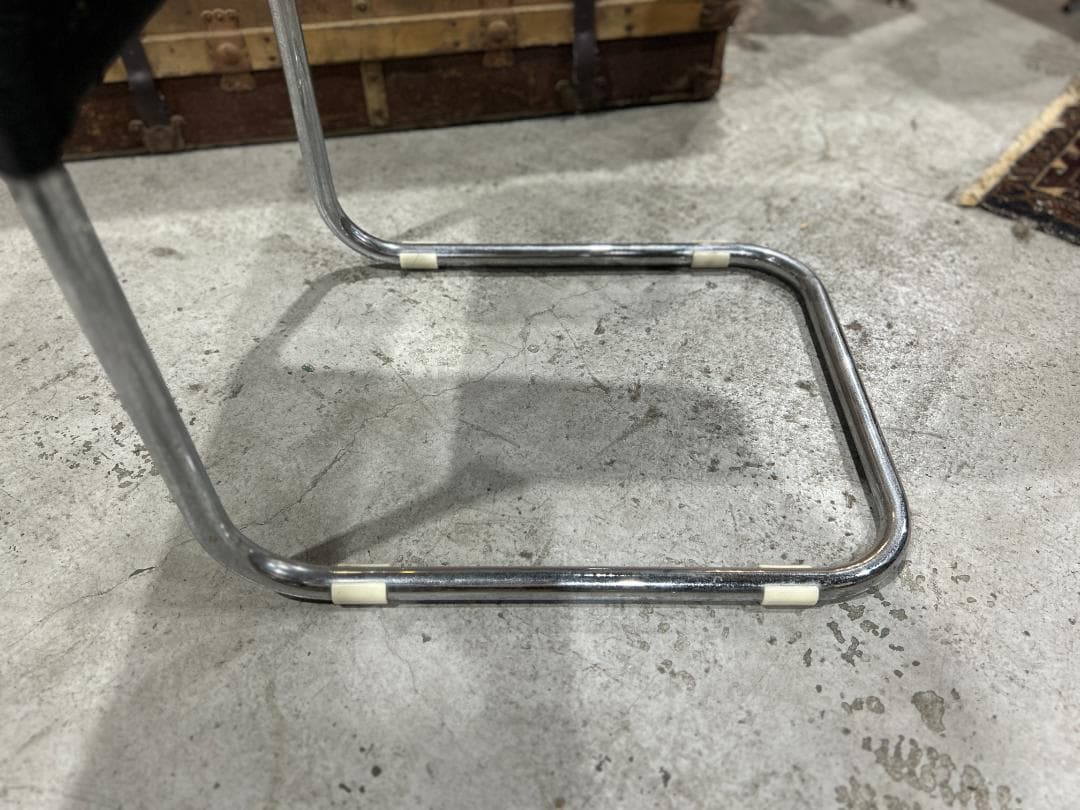 【美品】ダイニングチェア②　黒　ブラック　カンチレバー　籠 ラタン